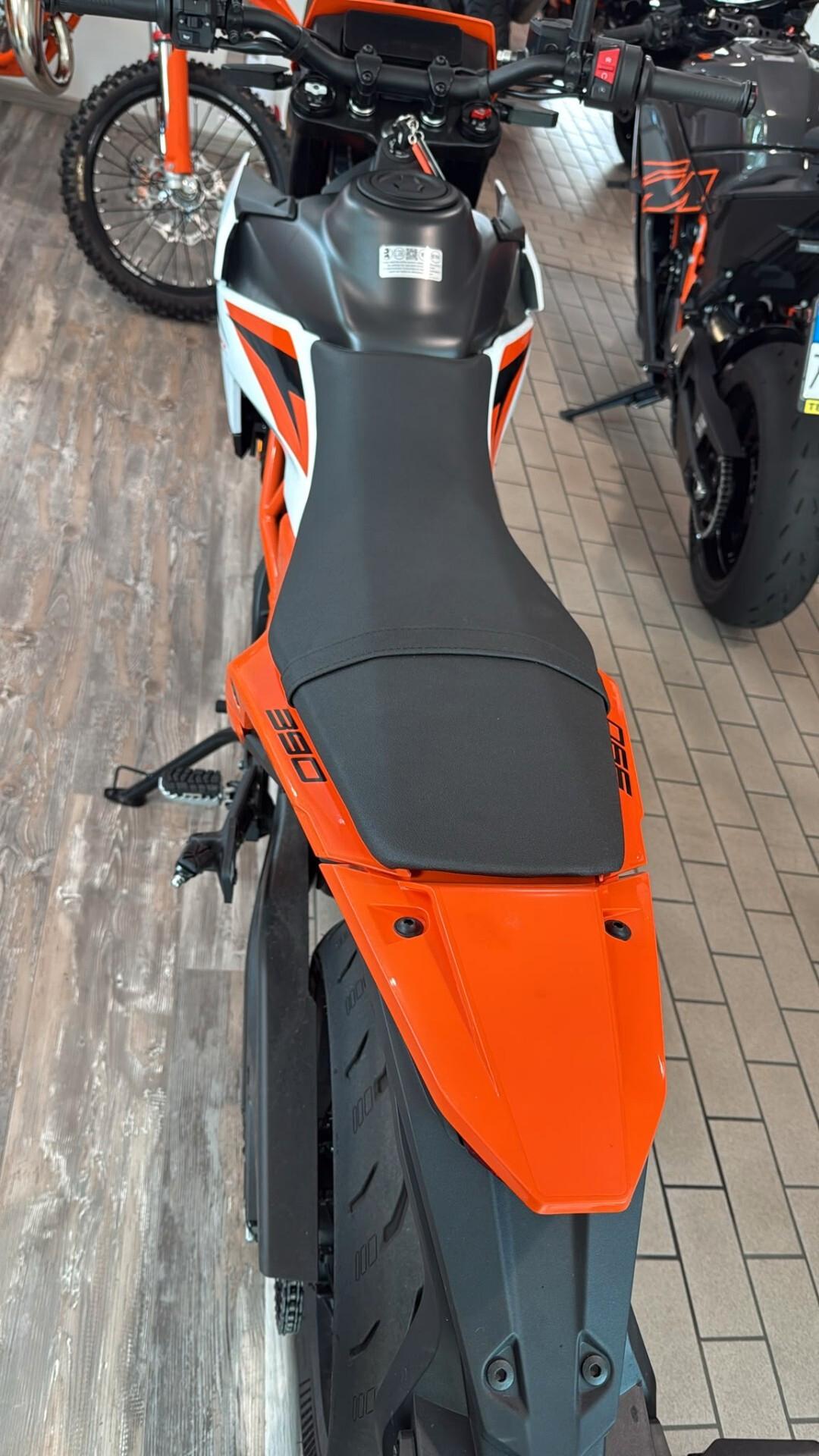Ktm 390 SMC R