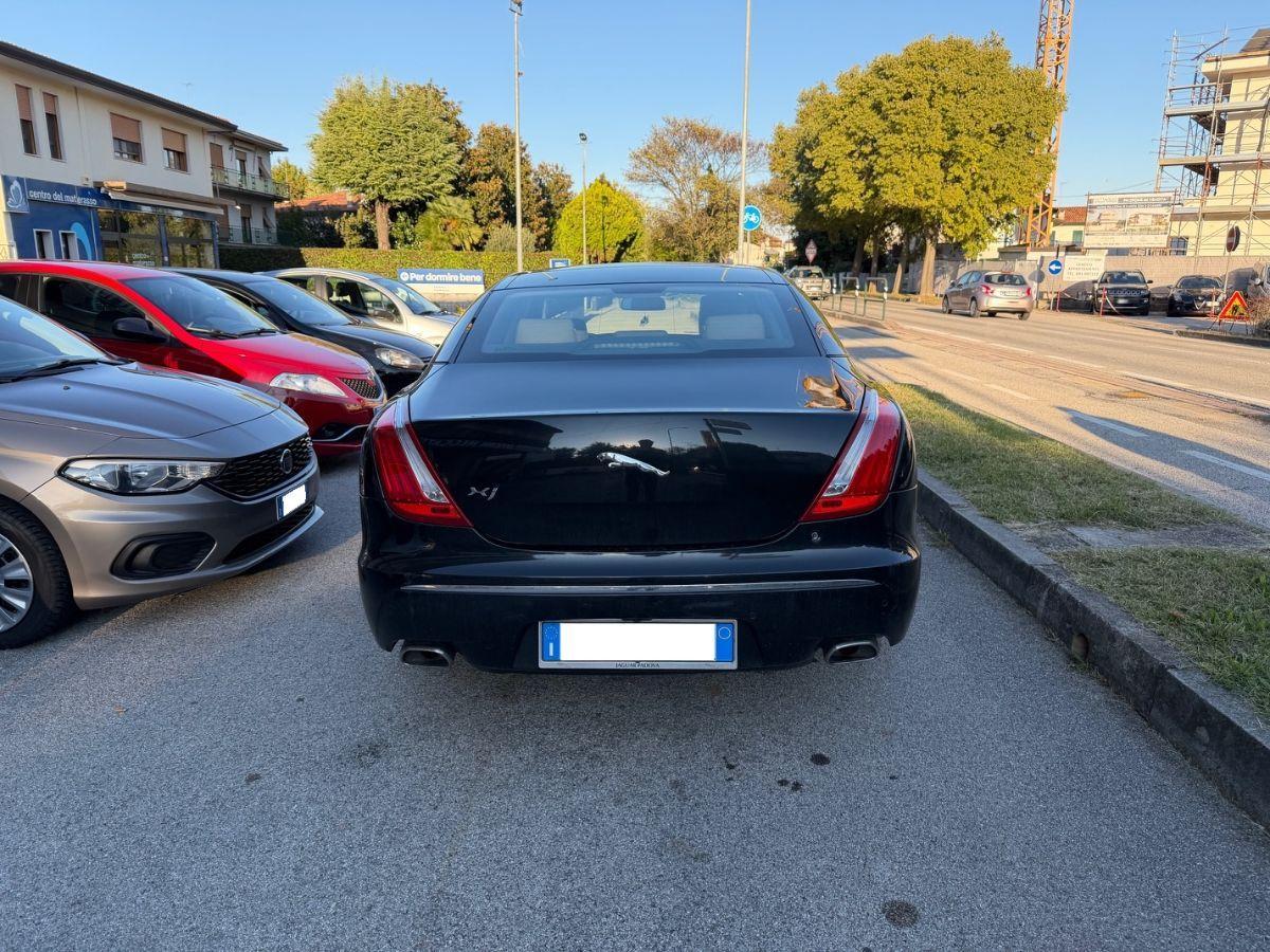 JAGUAR - XJ - 3.0D V6 Premium Luxury