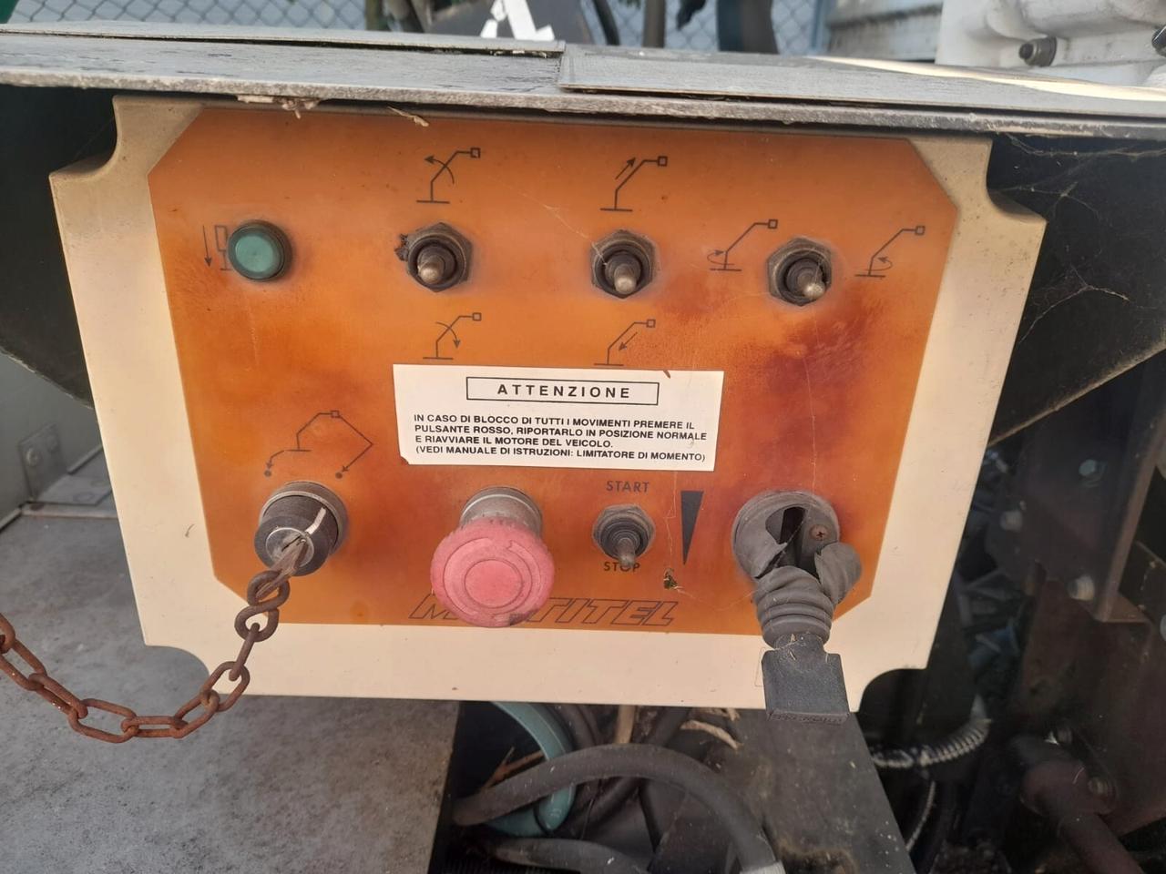 Nissan Cabstar 110 cv piattaforma aerea