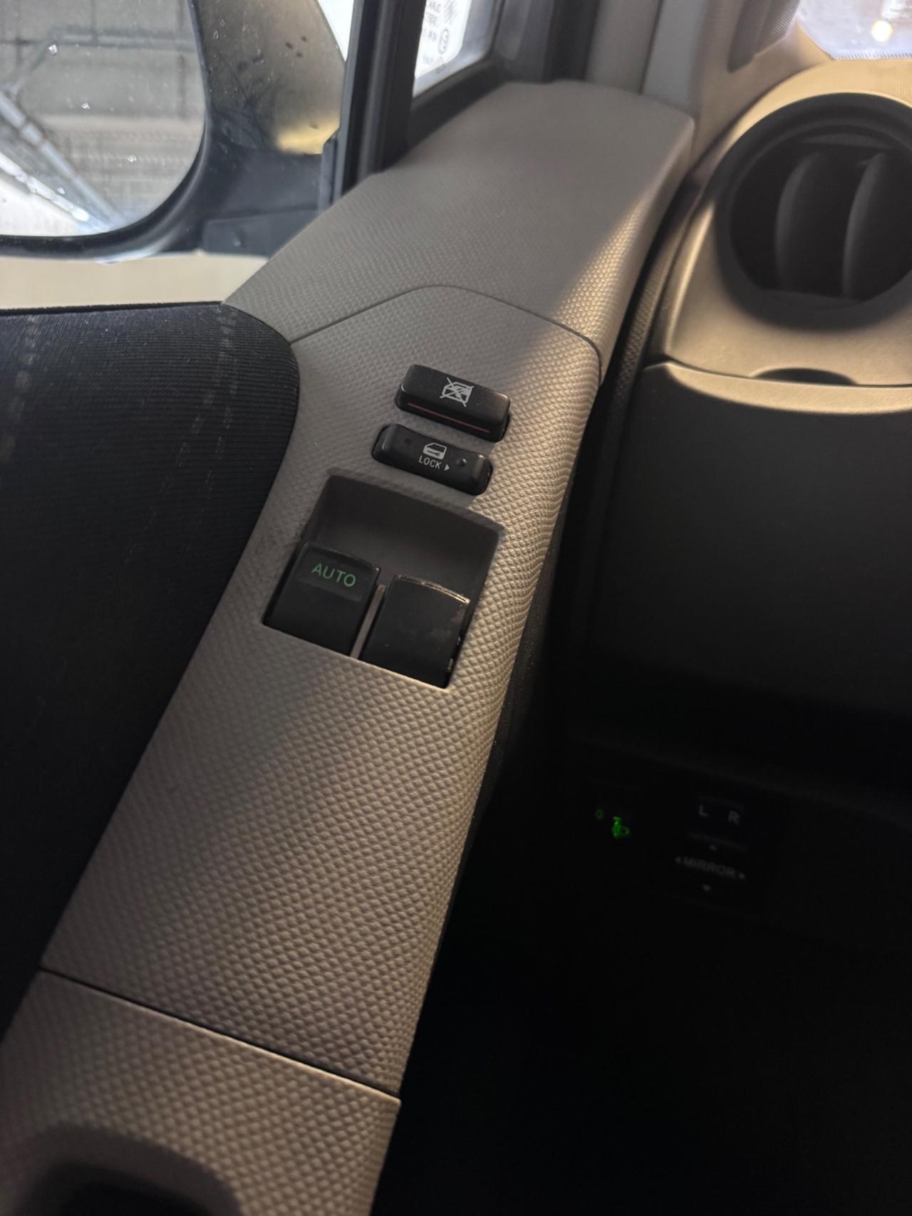 Toyota Yaris 1.0 3 porte Sol