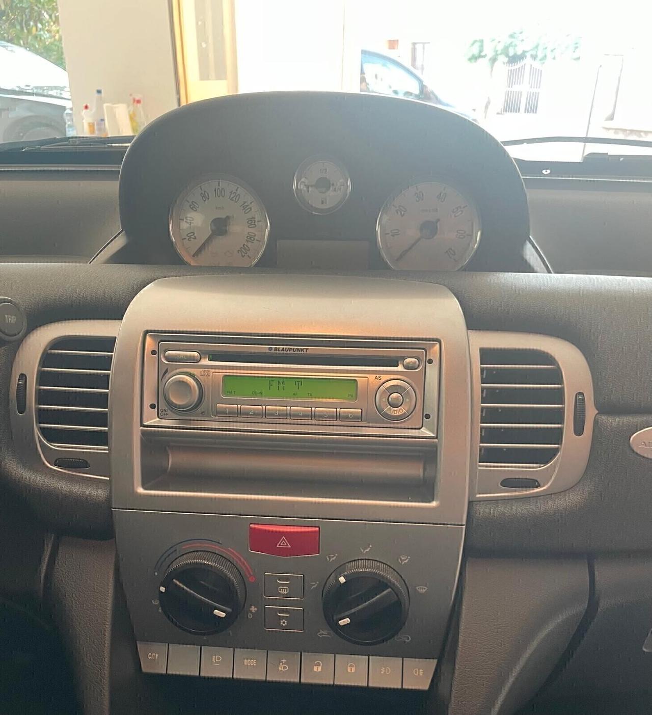 LANCIA YPSILON 1.2 60 CV "DA NEOPATENTATI"