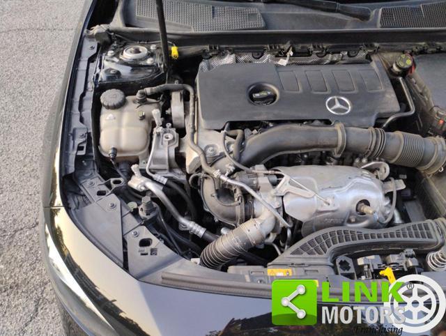 MERCEDES-BENZ A 220 Premium AMG