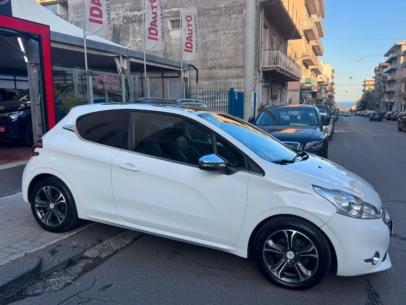 Peugeot 208 1.4 HDi 68 CV 3 porte Allure