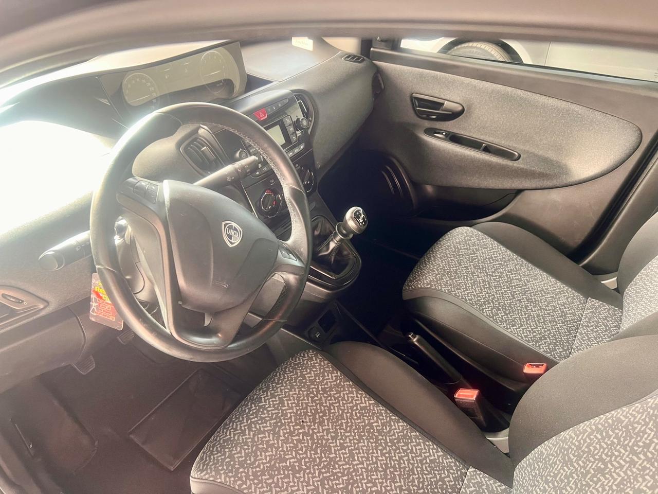 Lancia Ypsilon 1.2 69 CV 5 porte GPL Ecochic Elefantino Blu