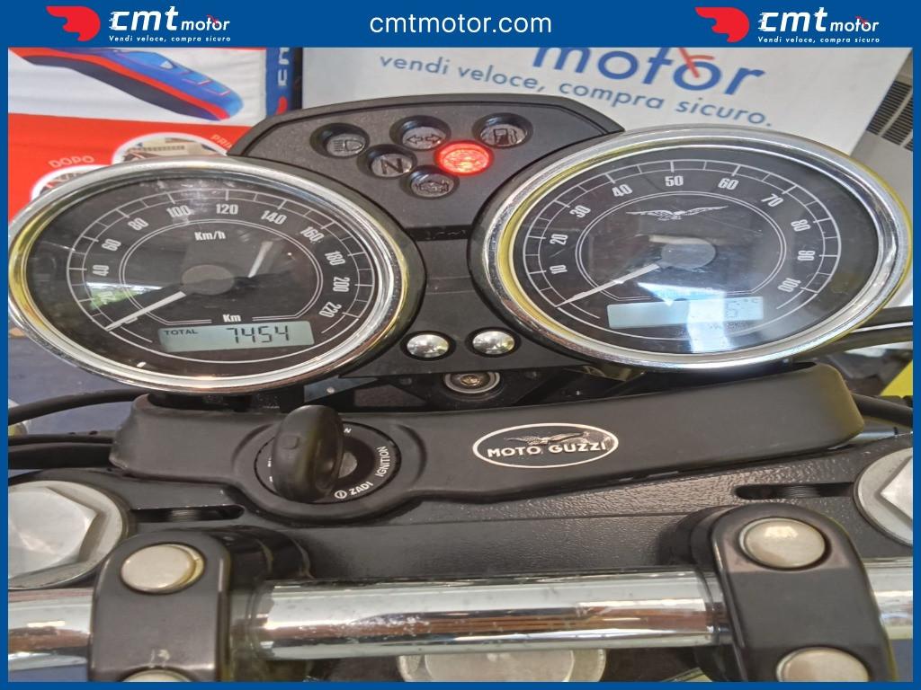 Moto Guzzi V7 - 2012
