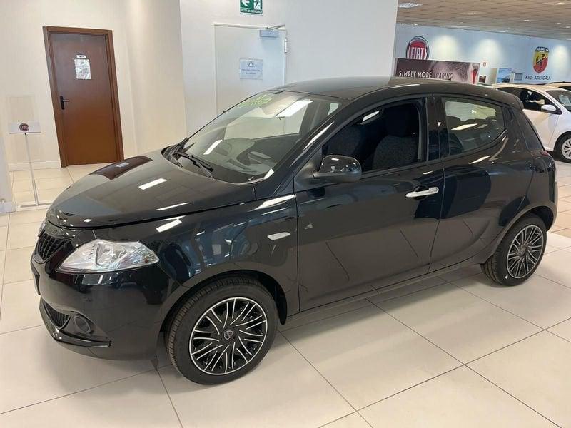 Lancia Ypsilon 1.0 FireFly 5 porte S&S Hybrid Silver Plus