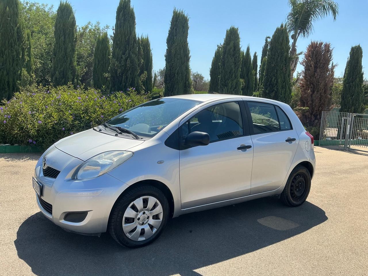 TOYOTA YARIS 1.0 BENZINA 2011
