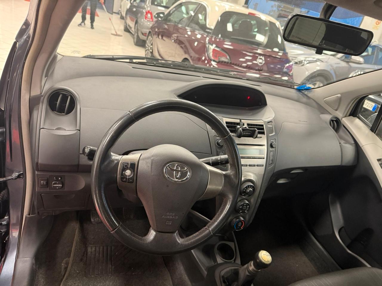 Toyota Yaris 1.0 5 porte