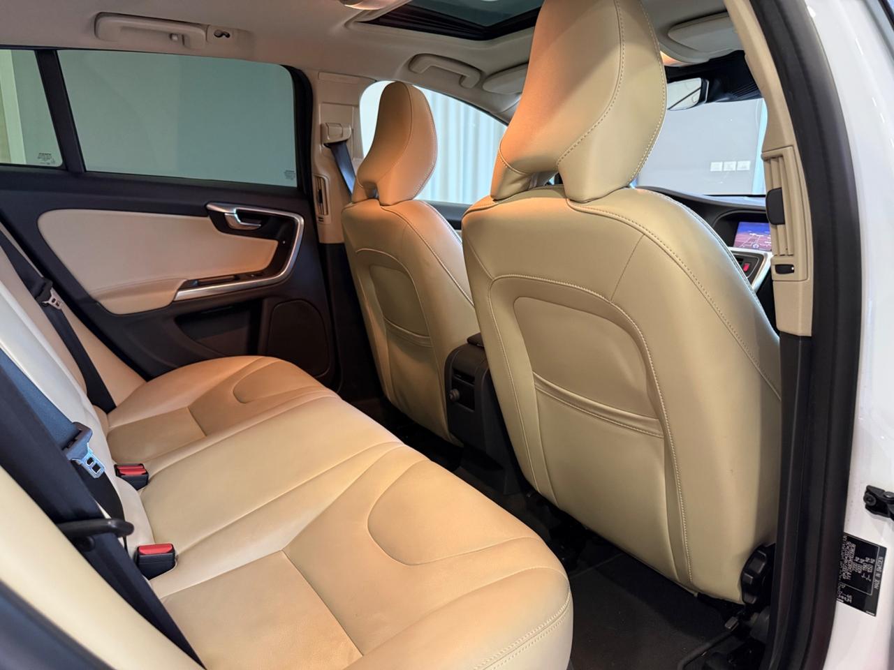 Volvo V60 Cross Country V60 Cross Country D4 Geartronic Business Plus
