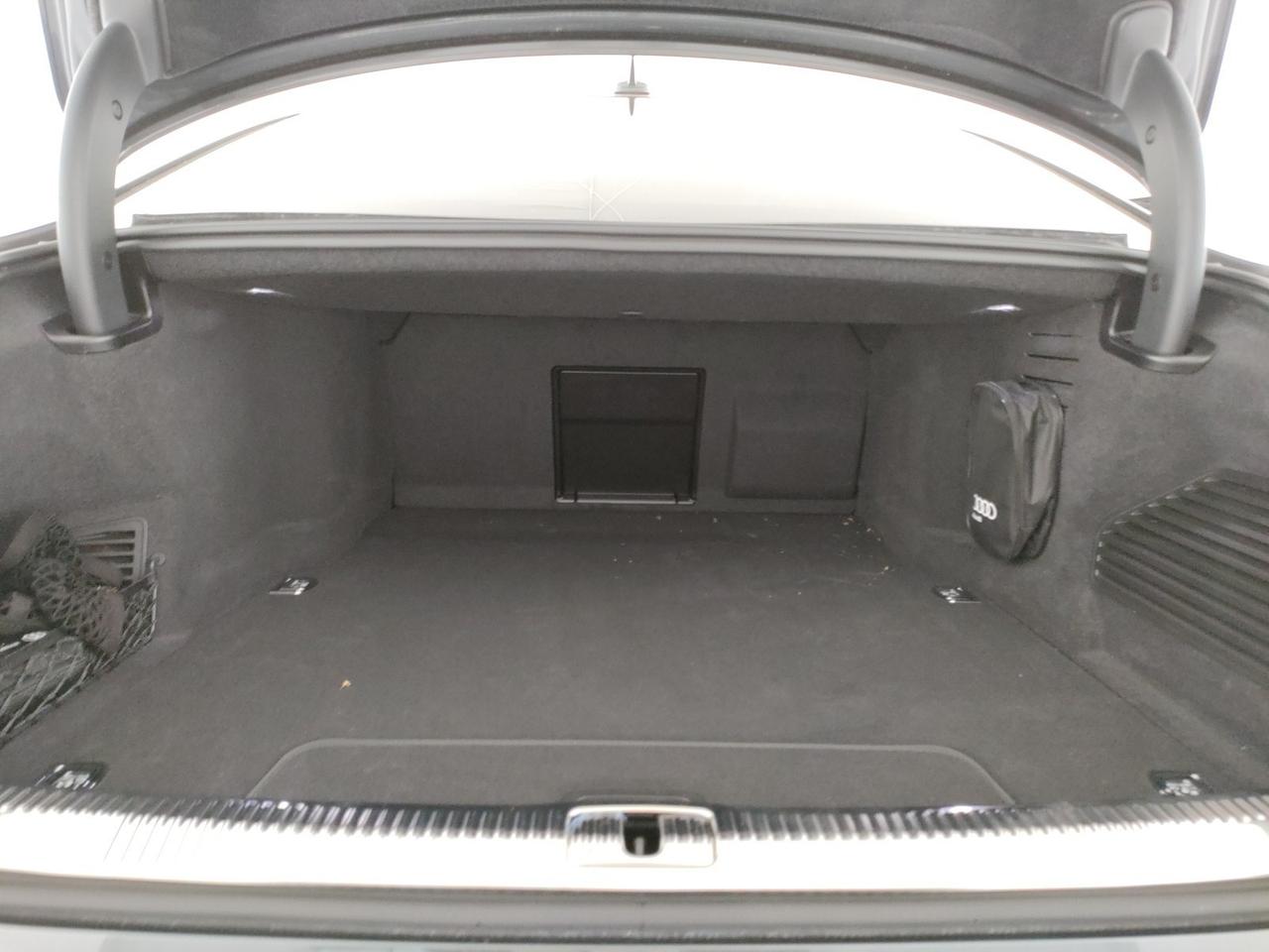 Audi A8 60 3.0 tfsi e quattro tiptronic