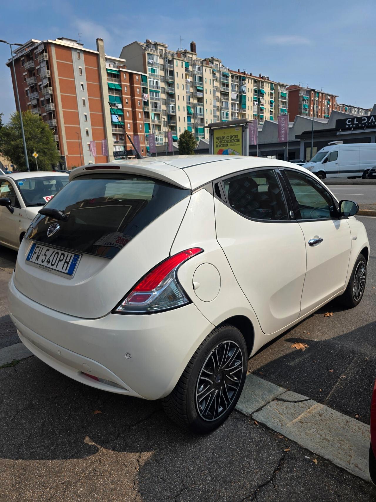 Lancia Ypsilon 1.2 69 CV 5 porte GPL Ecochic Platinum
