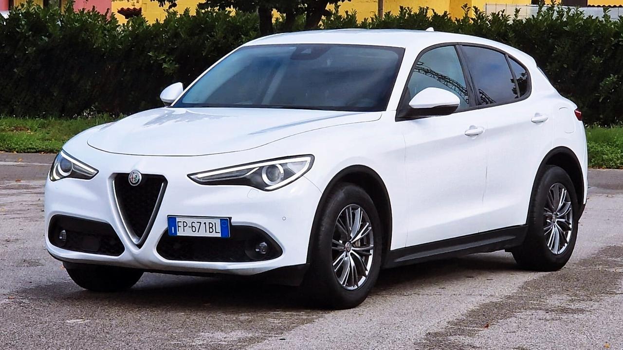 Alfa Romeo Stelvio 2.2 Turbodiesel 180 CV AT8 RWD Super