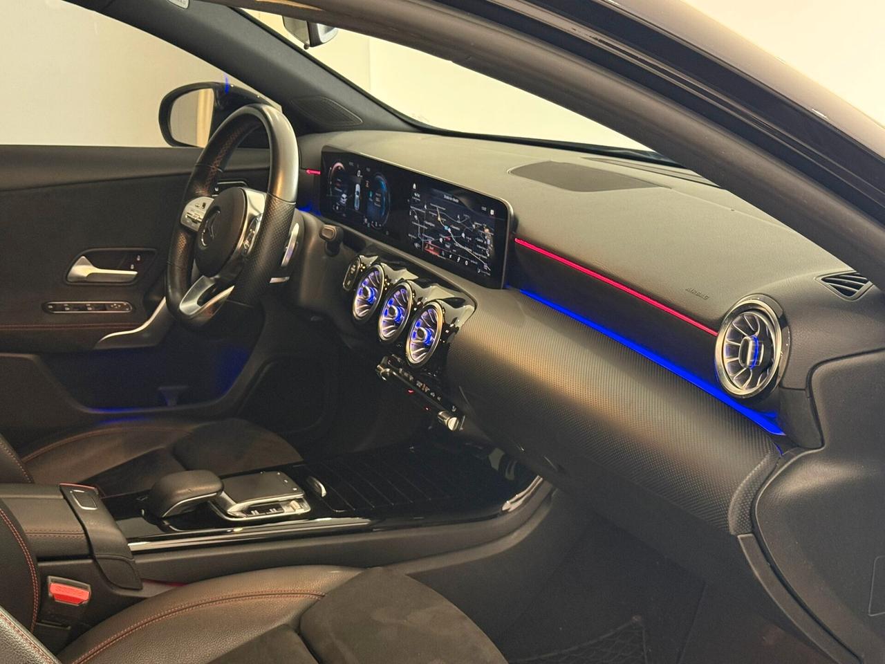 MERCEDES CLASSE A 180 AMG LINE PREMIUM 90milakm