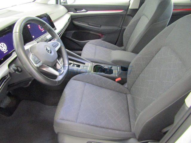 VOLKSWAGEN Golf 1.5 eTSI 150 CV DSG Life