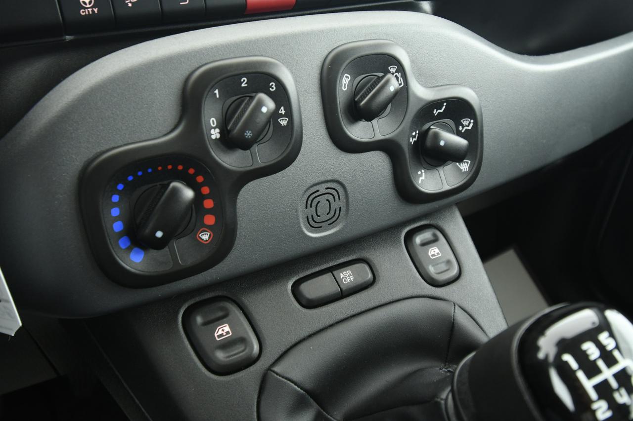 FIAT Panda 0.9 t.air t. natural power City Life 70cv 5p.ti NEOPATENTATI