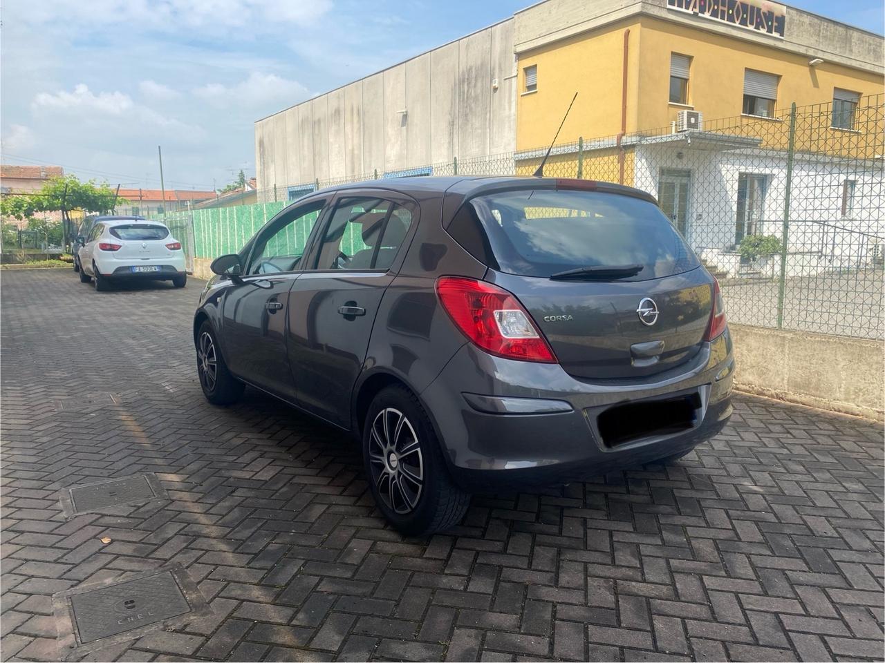 Opel Corsa 1.2 5 porte neopatentati Elective
