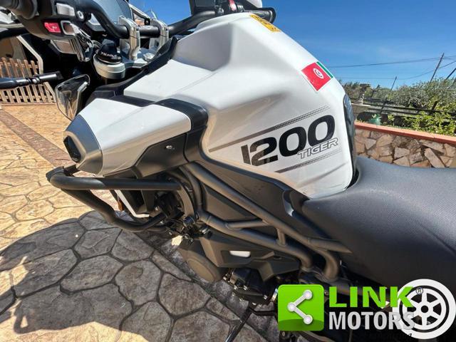 TRIUMPH Tiger 1200 XRt .