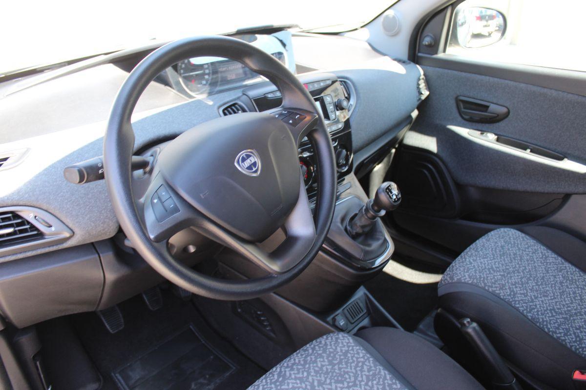 LANCIA - Ypsilon - 1.0 FireFly 5p.S&S Hyb. Gold Pl.