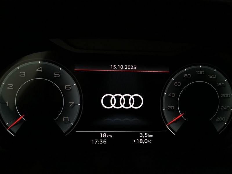 Audi Q3 45 2.0 tfsi Identity Black quattro 245cv s-tronic