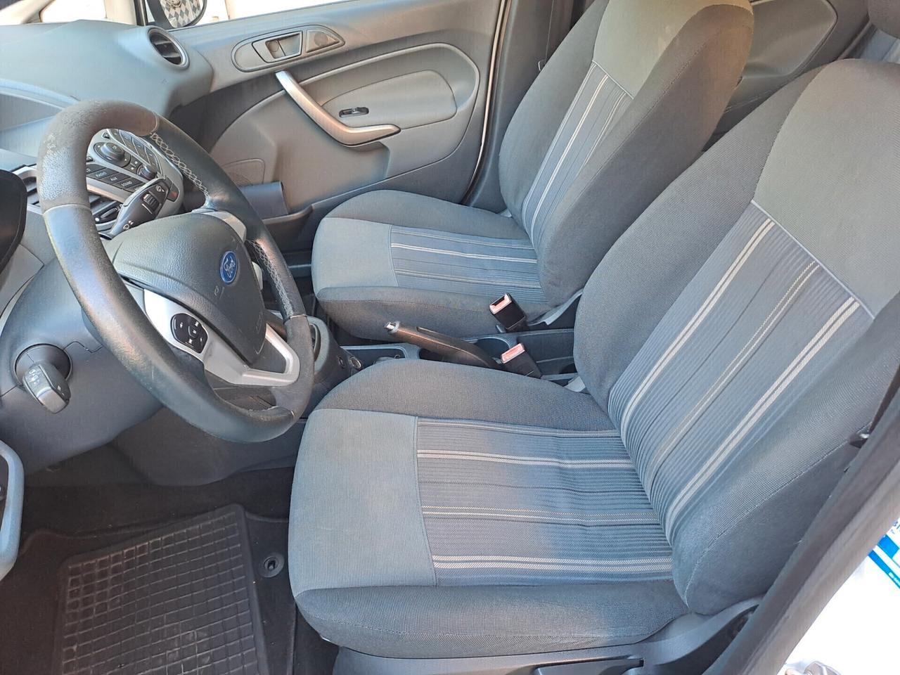 Ford Fiesta 1.4 5 porte Bz.- GPL Titanium