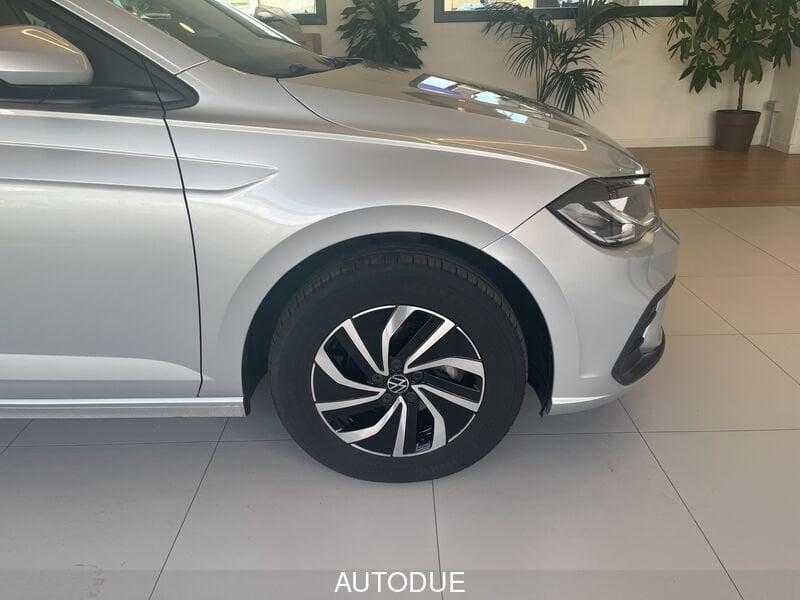 Volkswagen Polo VI 2022 1.0 tsi Life 95cv dsg