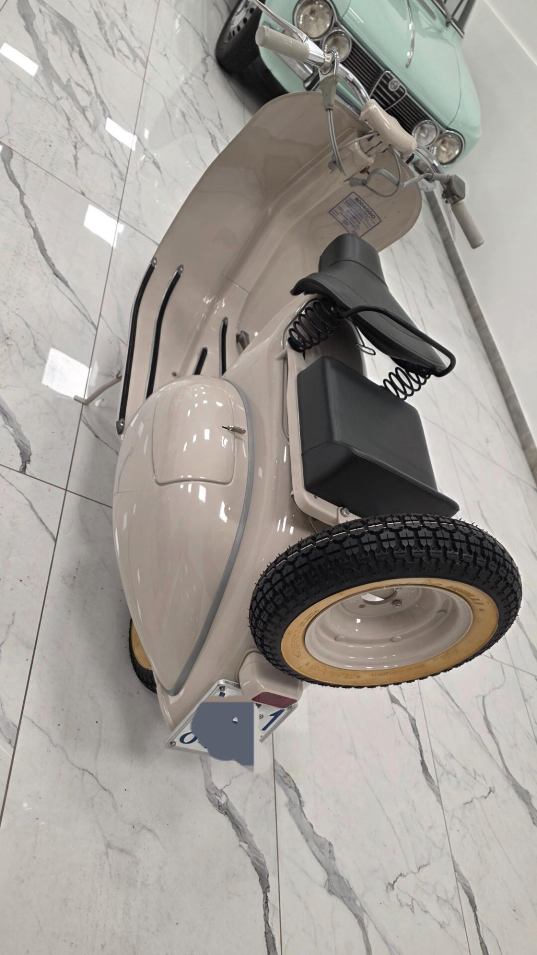 Piaggio Vespa 125 faro basso