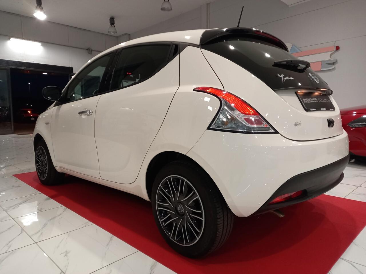 Lancia Ypsilon 1.0 FireFly 5 porte S&S Hybrid Ecochic A. Ferretti