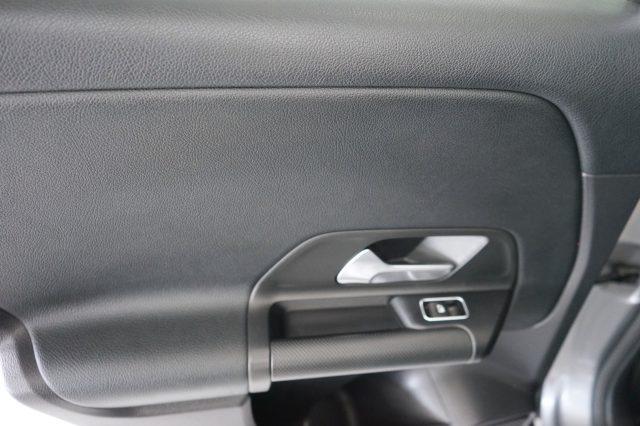 MERCEDES-BENZ GLA 180 d Automatic Business UFFICIALE UNIPROP.
