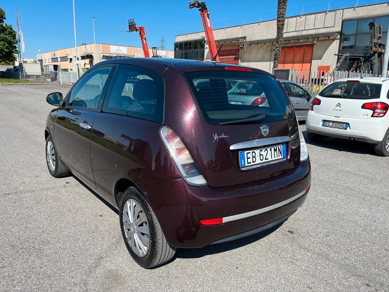 Lancia Ypsilon 1.3 MJT 75 CV Argento