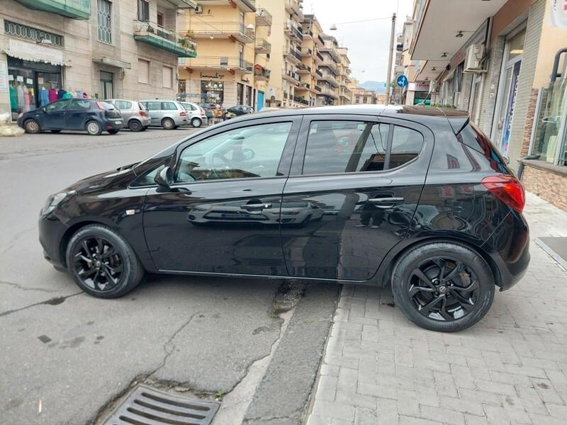 Opel Corsa 1.4 5 porte Black Edition