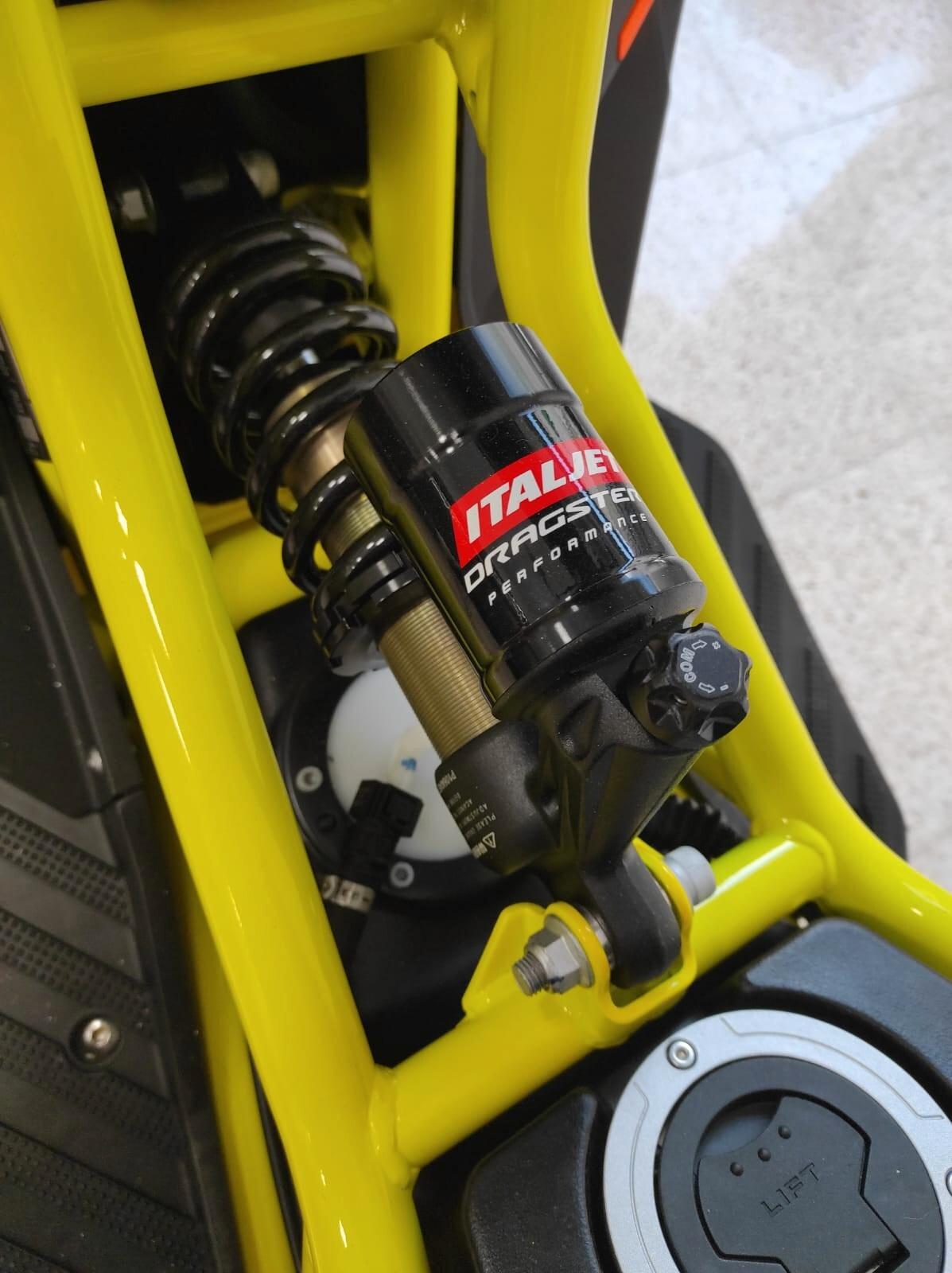 ITALJET DRAGSTER 200 KIT MALOSSI + AKRAPOVIC OMAGGIO