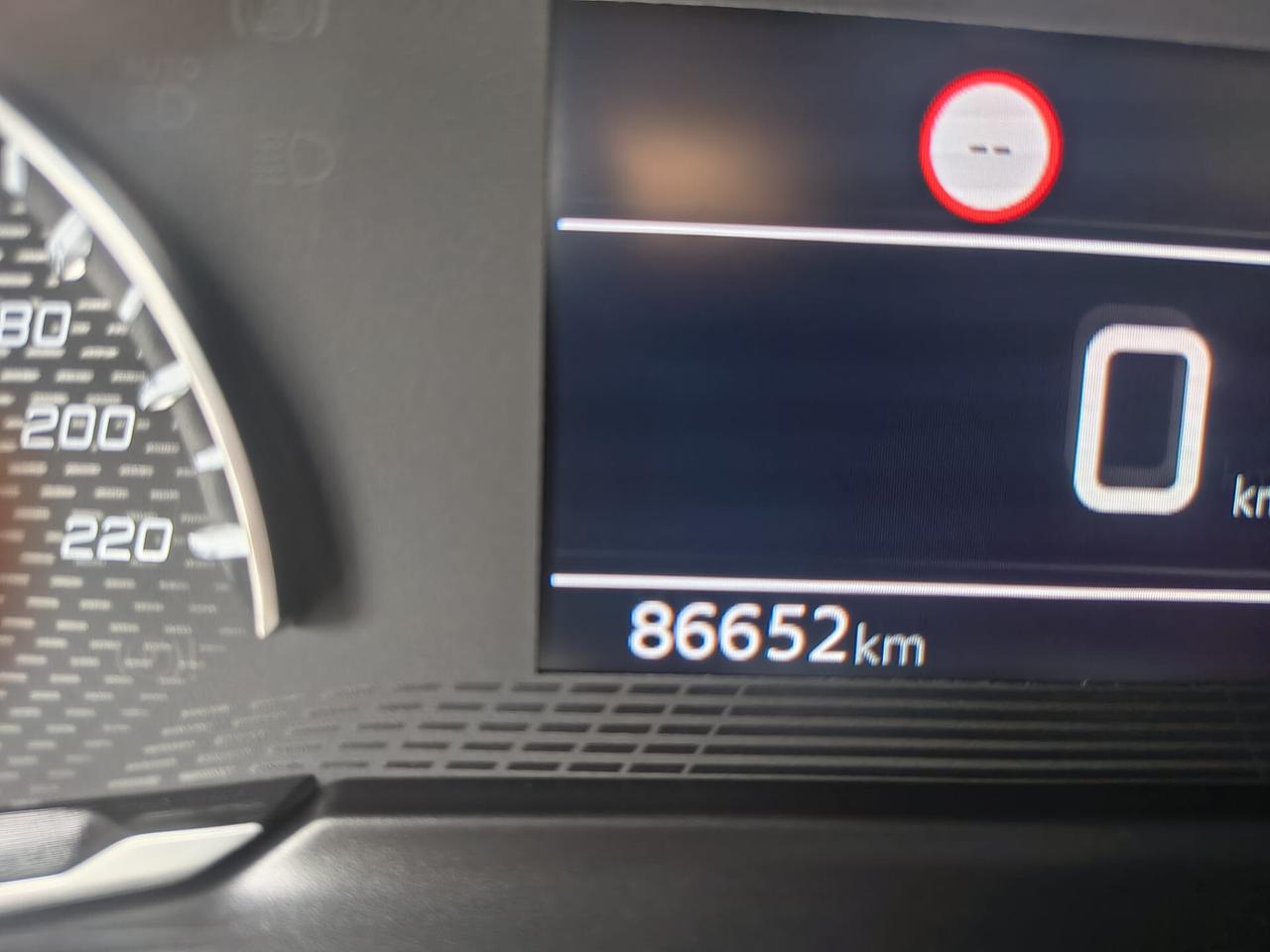 Peugeot 2008 1.5 BlueHDi 130cv EAT8 *CAMBIO AUTOMATICO*