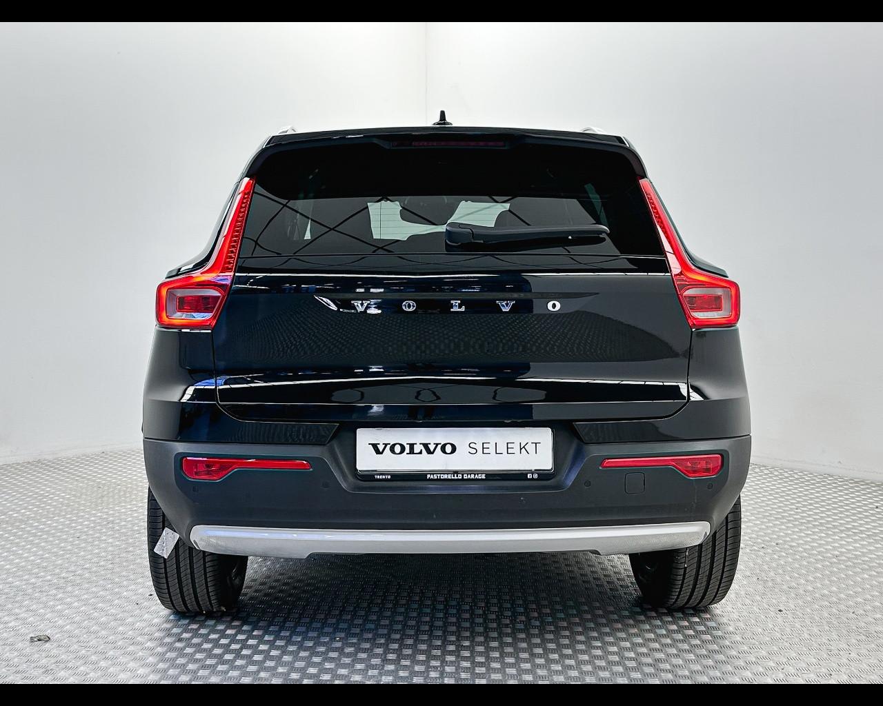 VOLVO XC40 (2017-->) - XC40 T3 Geartronic Business