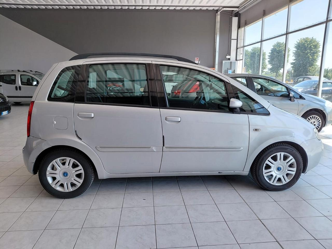 Fiat Idea 1.4 16V Emotion GPL KM 218.540