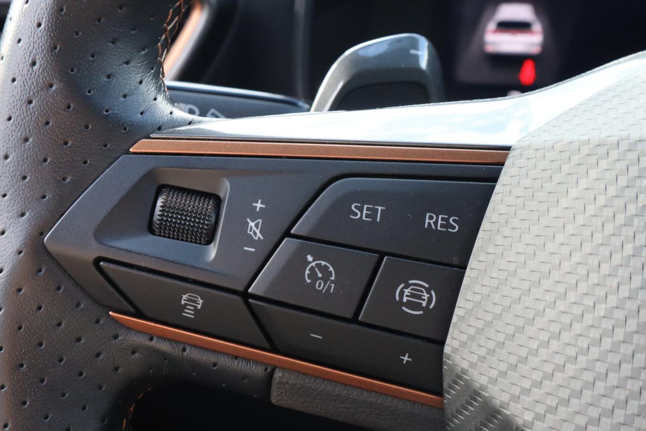 Cupra Formentor 1.5 TSI DSG NAVI CAMERA 18" ACC LED SOLO 15.500KM!
