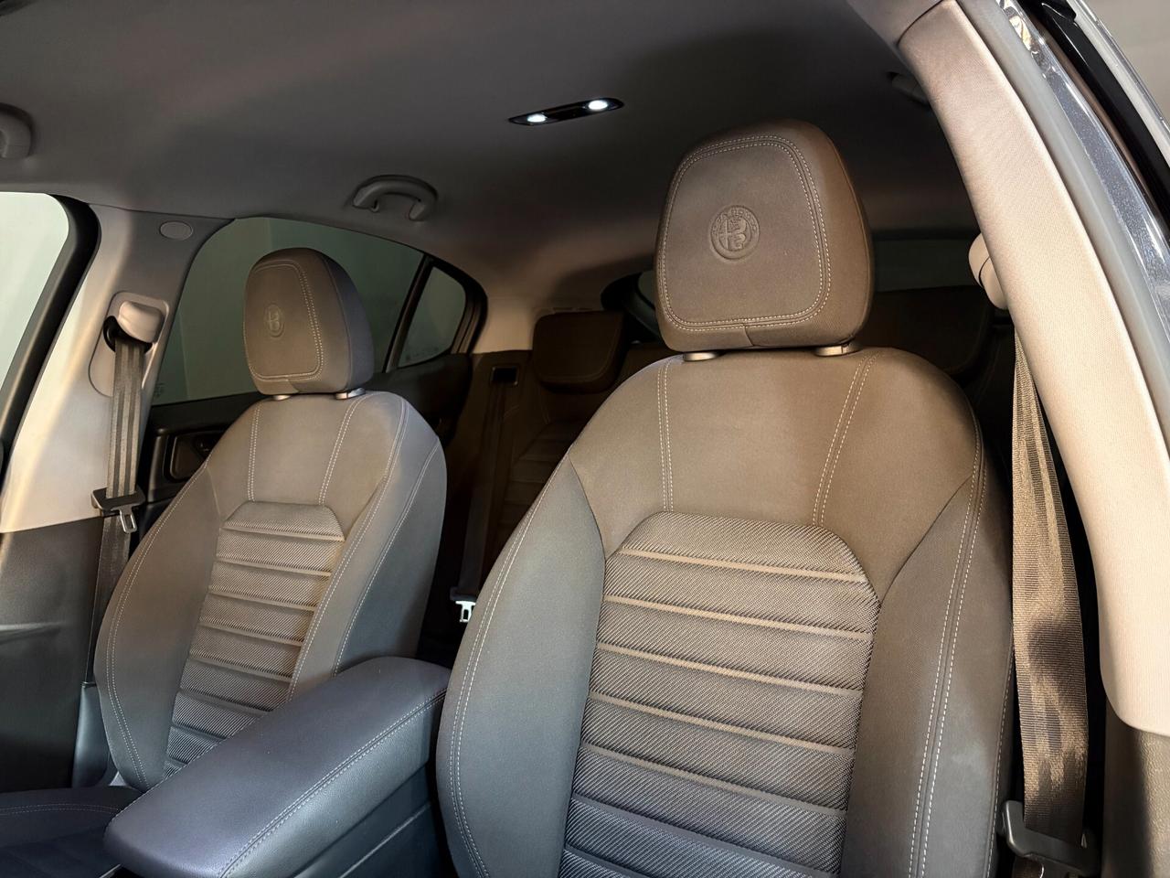 Alfa Romeo Stelvio 2.2 turbo diesel 160cv Auto RWD Business ITALIANA