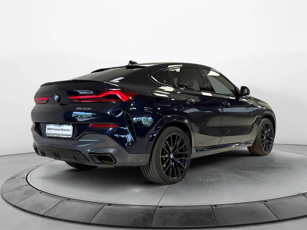 BMW X6 M50i