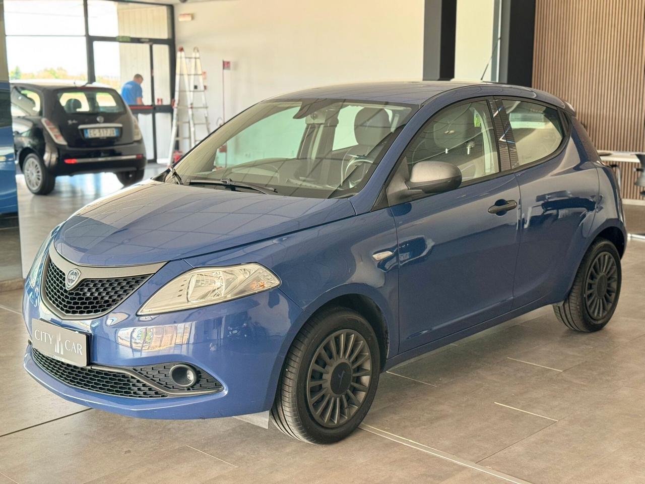 Lancia Ypsilon 1.2 69 CV 5 porte Mya