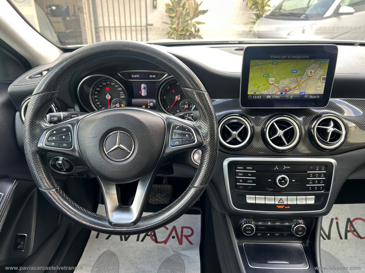 MERCEDES-BENZ GLA 200 d Automatic Premium NIGHT EDITION