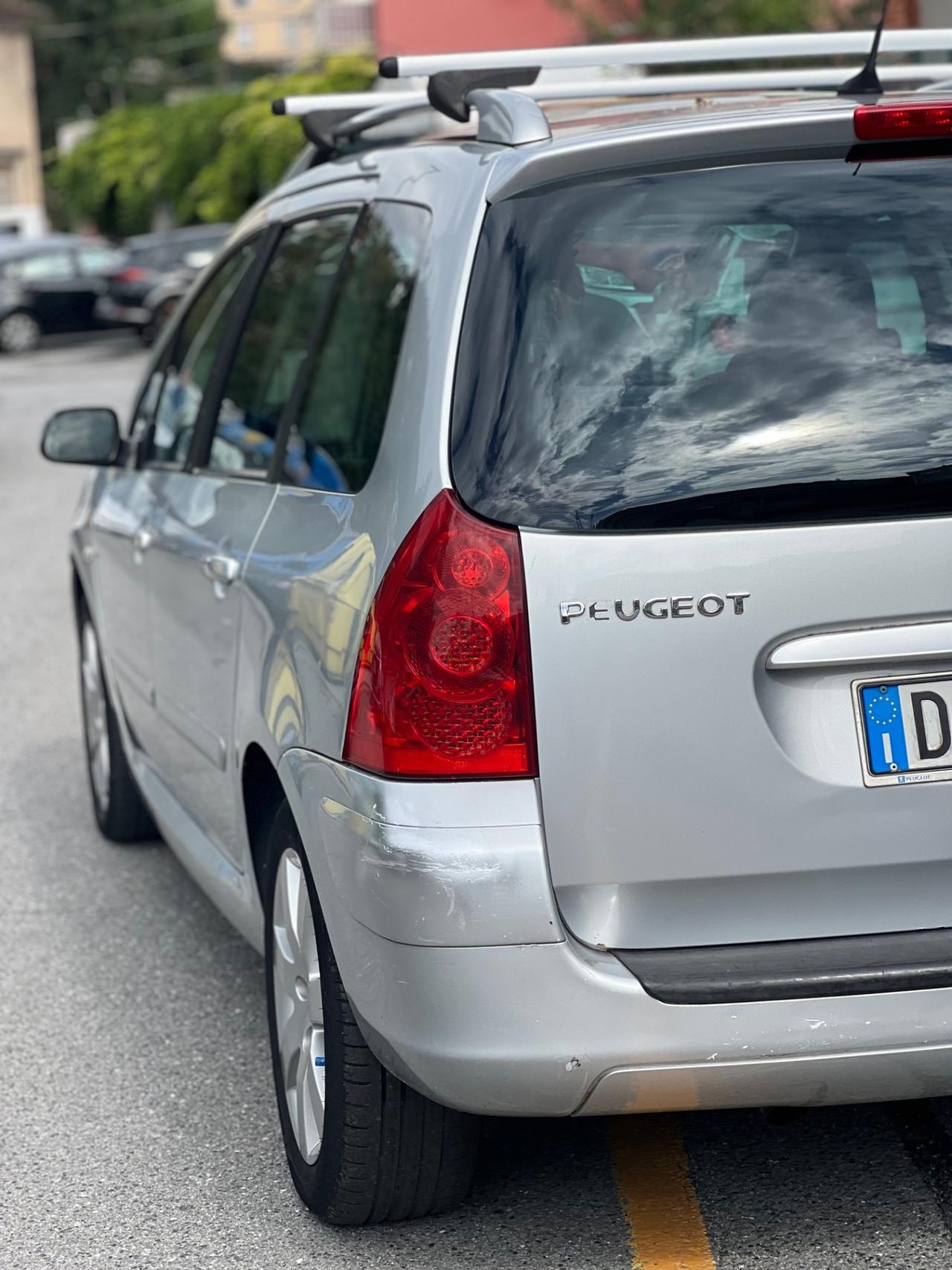 Peugeot 307 1.6 16V HDi FAP 90CV Station D-Sign 7 posti
