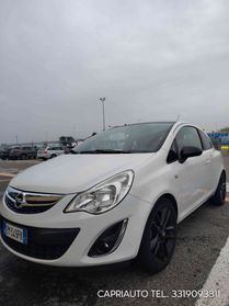 Opel Corsa 1.2 3 porte b-color