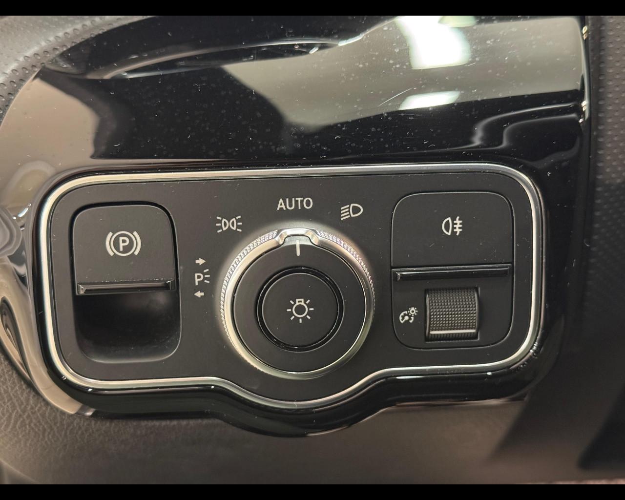 Mercedes-Benz Classe A (W177) - A 180 d Automatic Sport