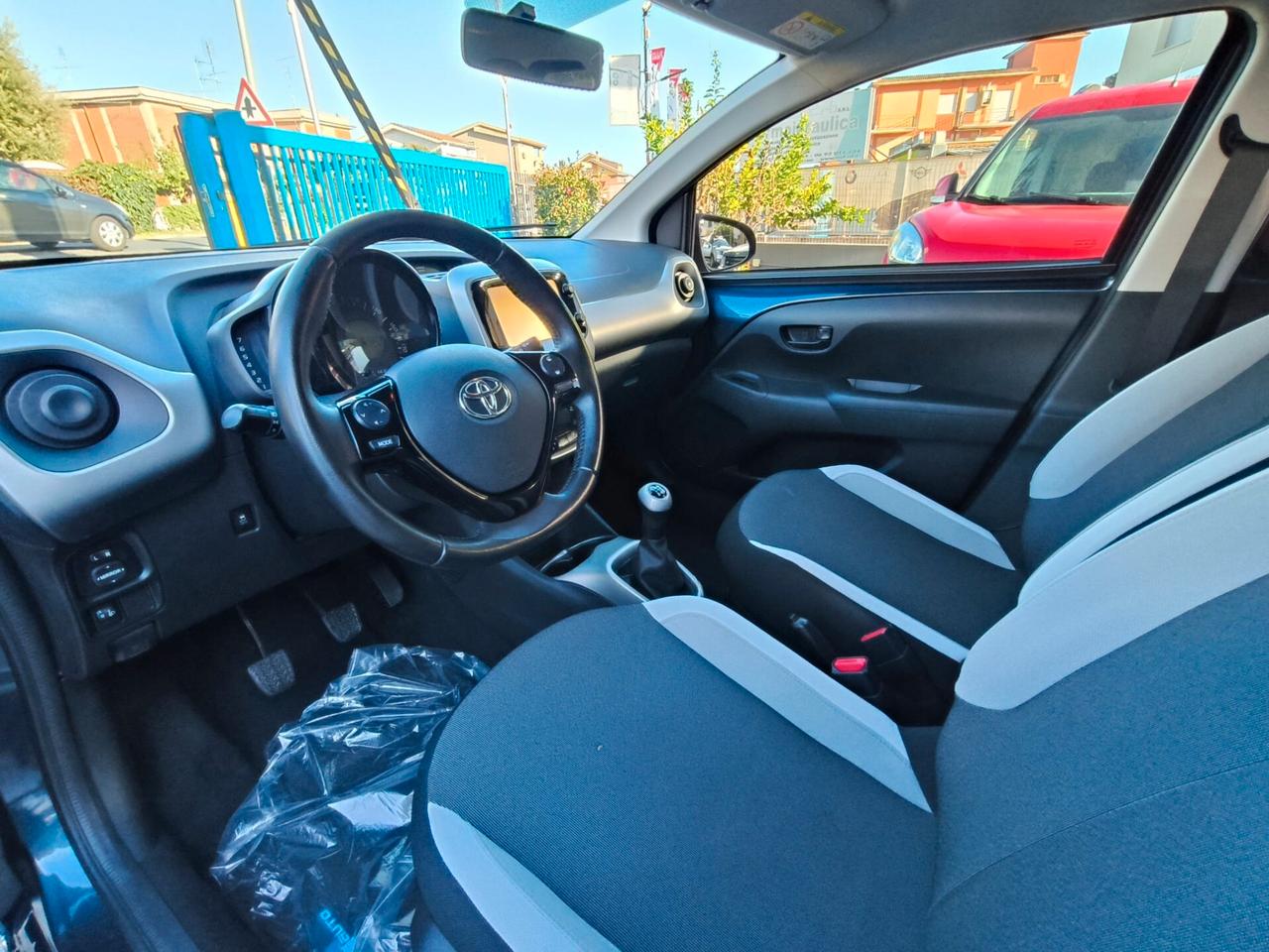 Toyota Aygo Connect 1.0 VVT-i 72 CV 5 porte x-play