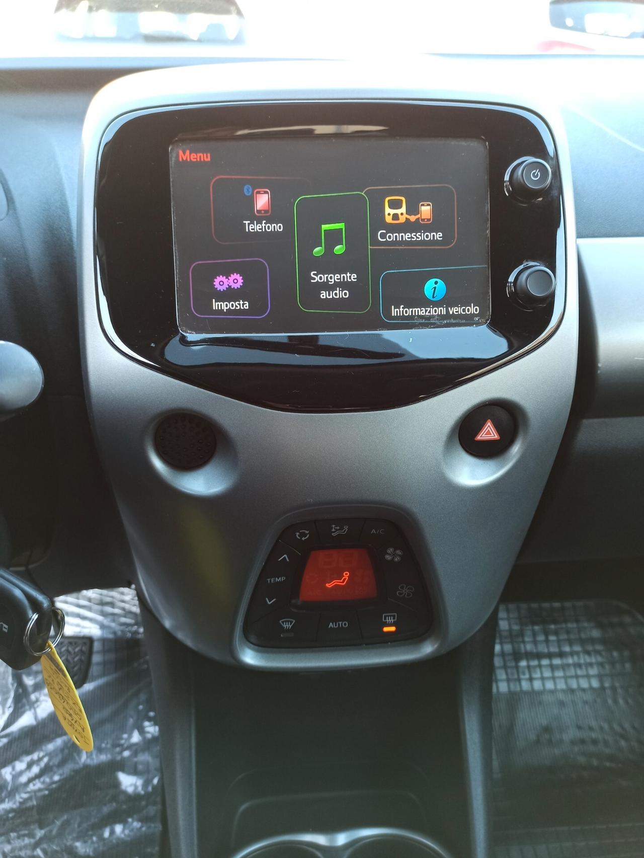 Toyota Aygo 1.0 VVT-i 69 CV 3 porte x-clusiv