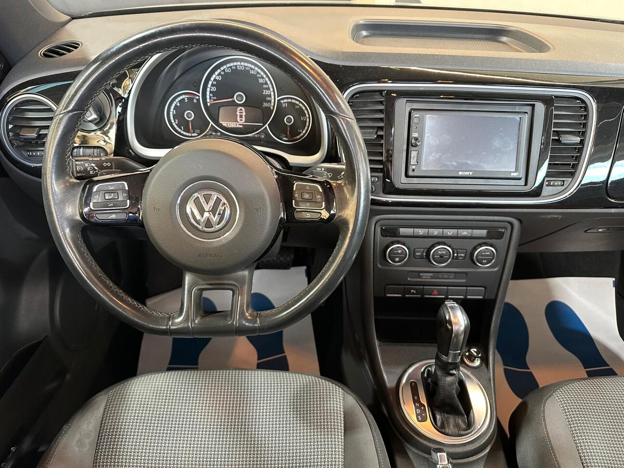 Volkswagen Maggiolino Cabrio 1.6 TDI DSG Design