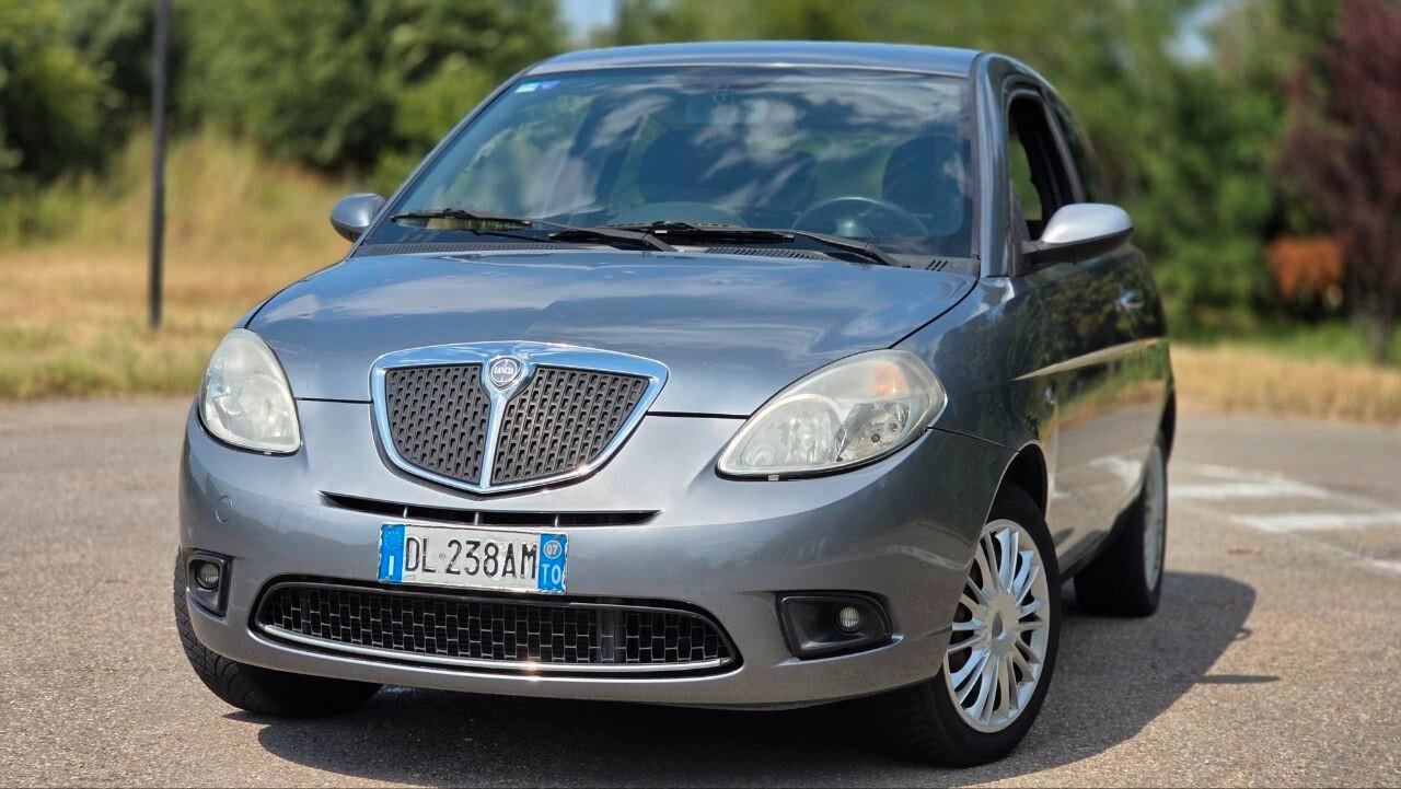 Lancia Ypsilon 1.3 MJT NEOPATENTATI