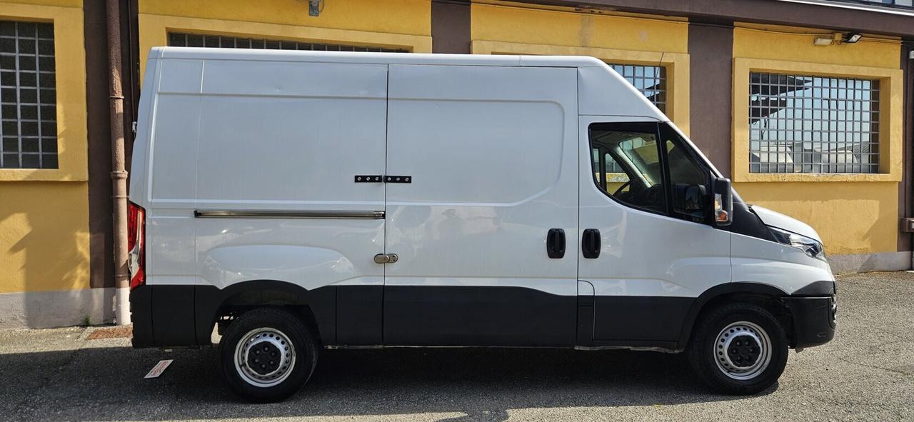 IVECO DAILY 35S12 2.3 HTP PM-TM 116 CV – LUNGHEZZA INT. CASSONE MT. 3,20+IVA