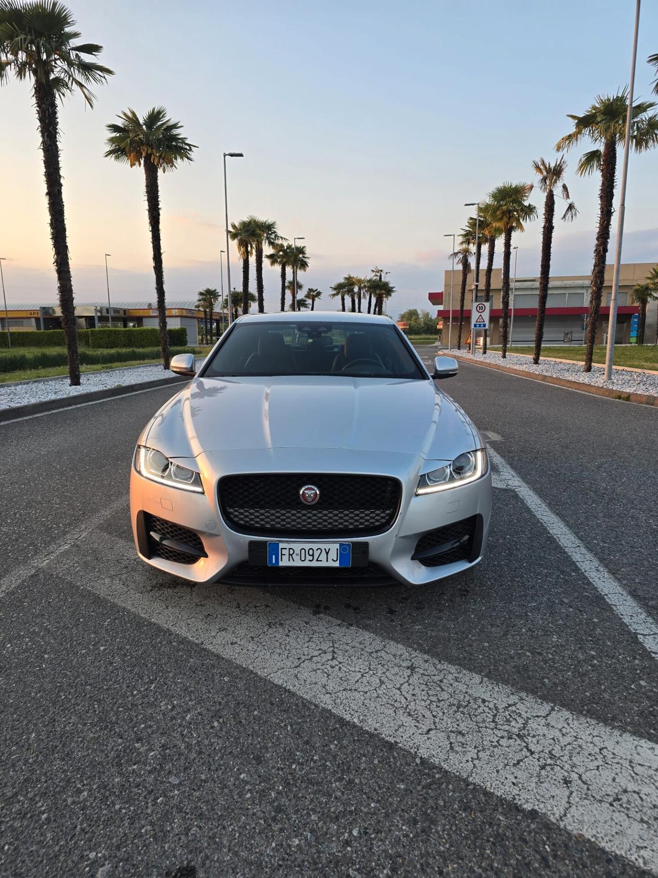 Jaguar XF 2.0 D 240 CV AWD aut. R-Sport