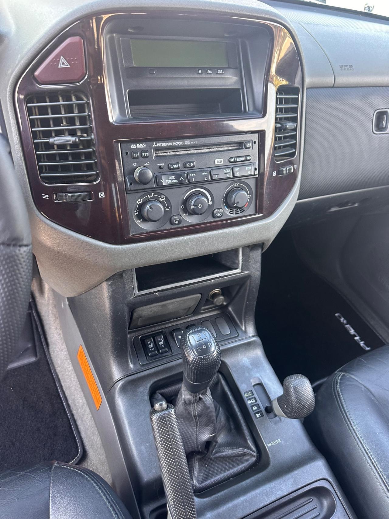 Mitsubishi Pajero 3.2 DI-D 165cv 3p. GLS GANCIO TRAINO