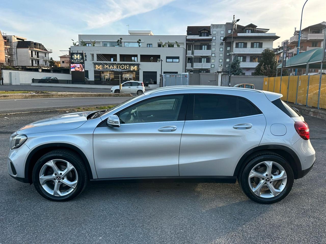 MERCEDES-BENZ GLA 200d 136CV AUTOMATICA PREMIUM